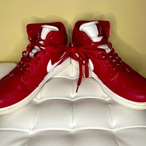 Like new bright red high top Jordan’s. Cleaned and ready to be shipped!